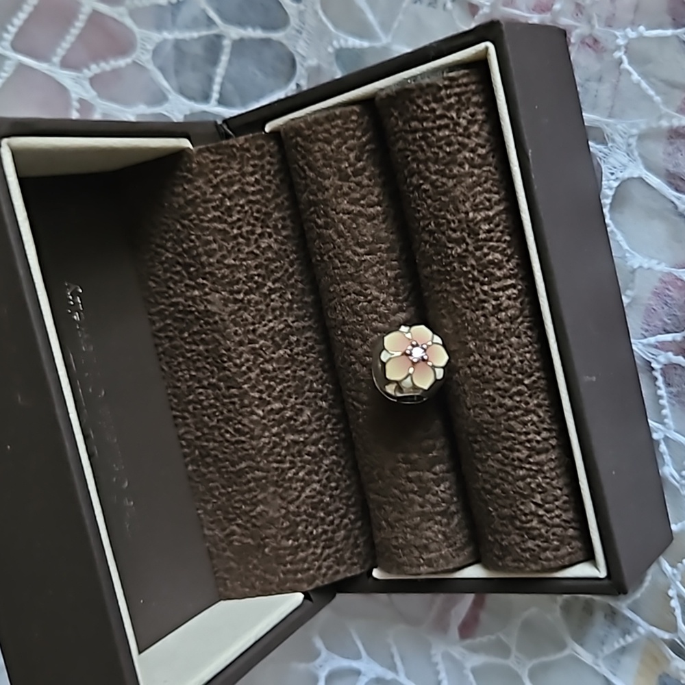 Pandora Blooming Dahlia Clip with Cream Enamel and Blush Pink Crystal